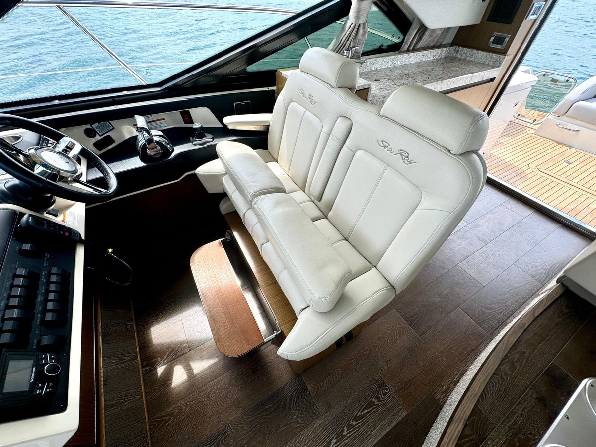 2017 Sea Ray 51 