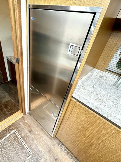 Proof Of Work Yacht Photos Pics Isotherm Refrigerator / Freezer