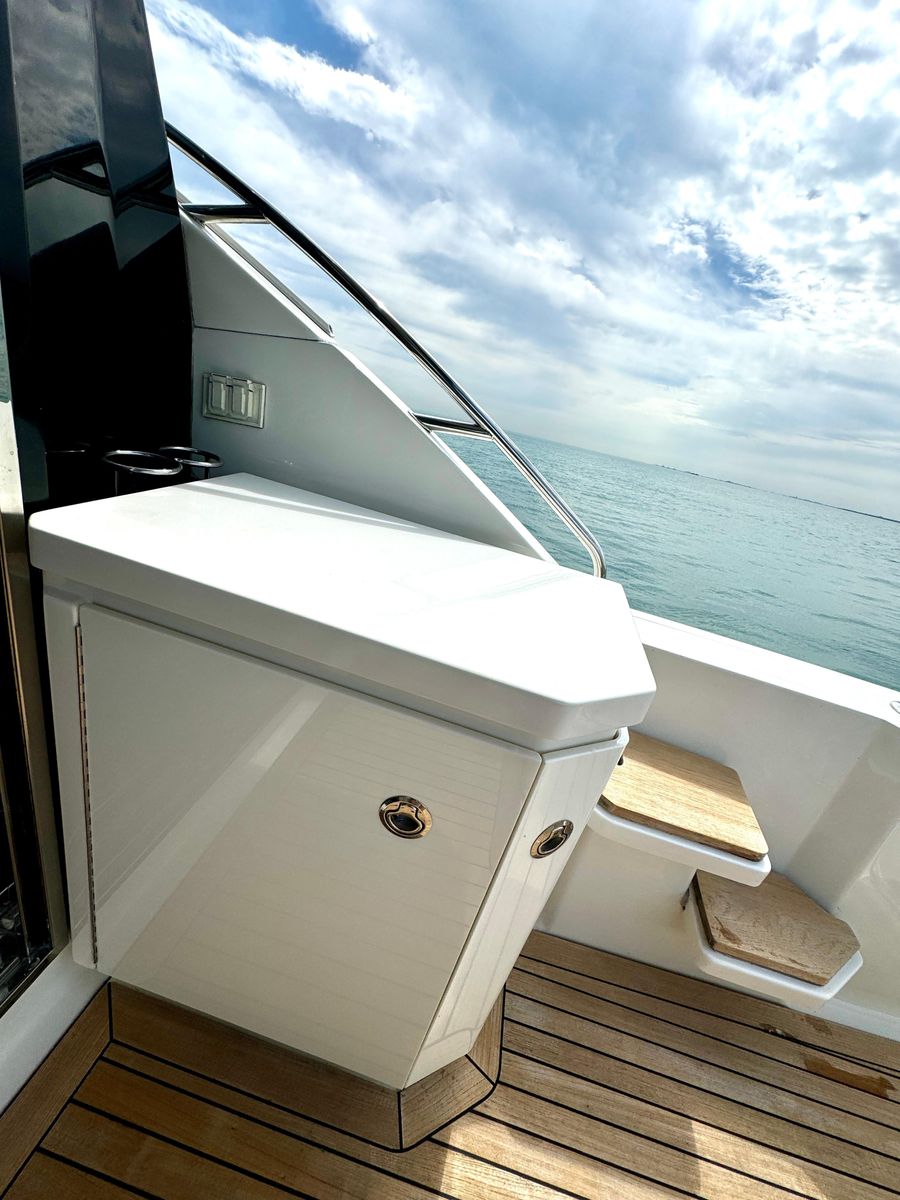 2017 Sea Ray 51 