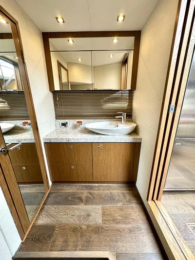 Proof Of Work Yacht Photos Pics Master StateRoom - Head