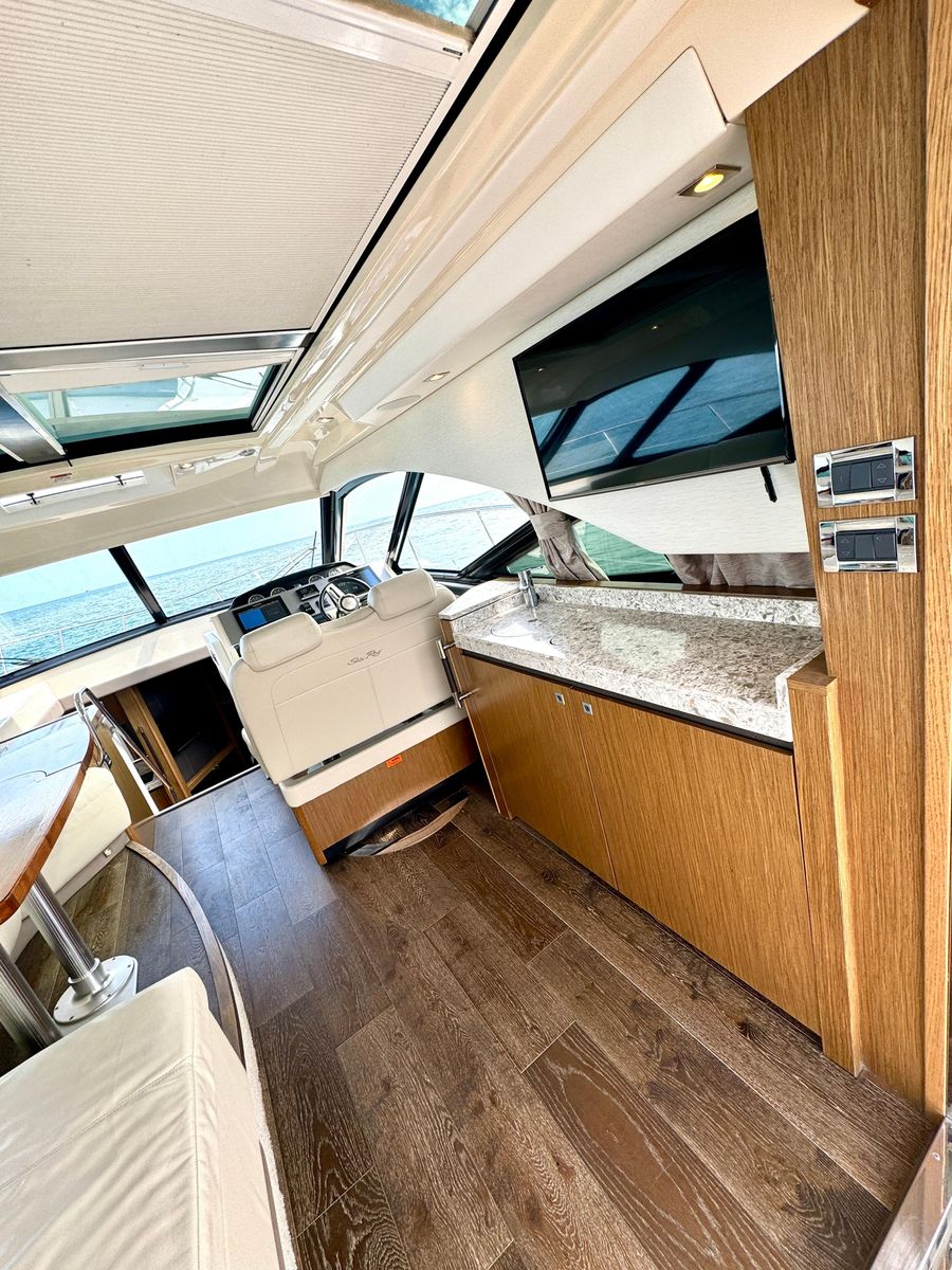 2017 Sea Ray 51 