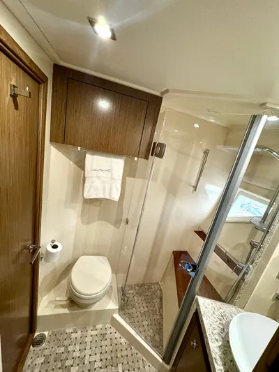 Proof Of Work Yacht Photos Pics VIP / Guest Head & Shower