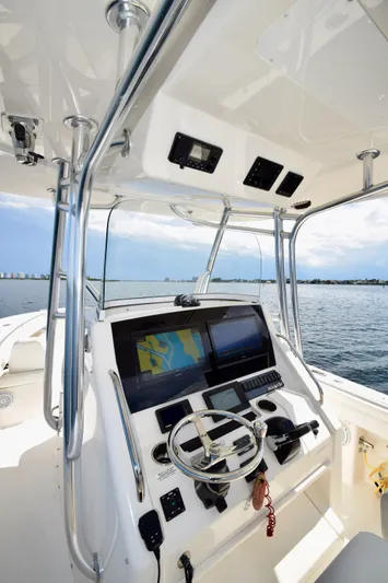 Hittin' Singles Yacht Photos Pics 