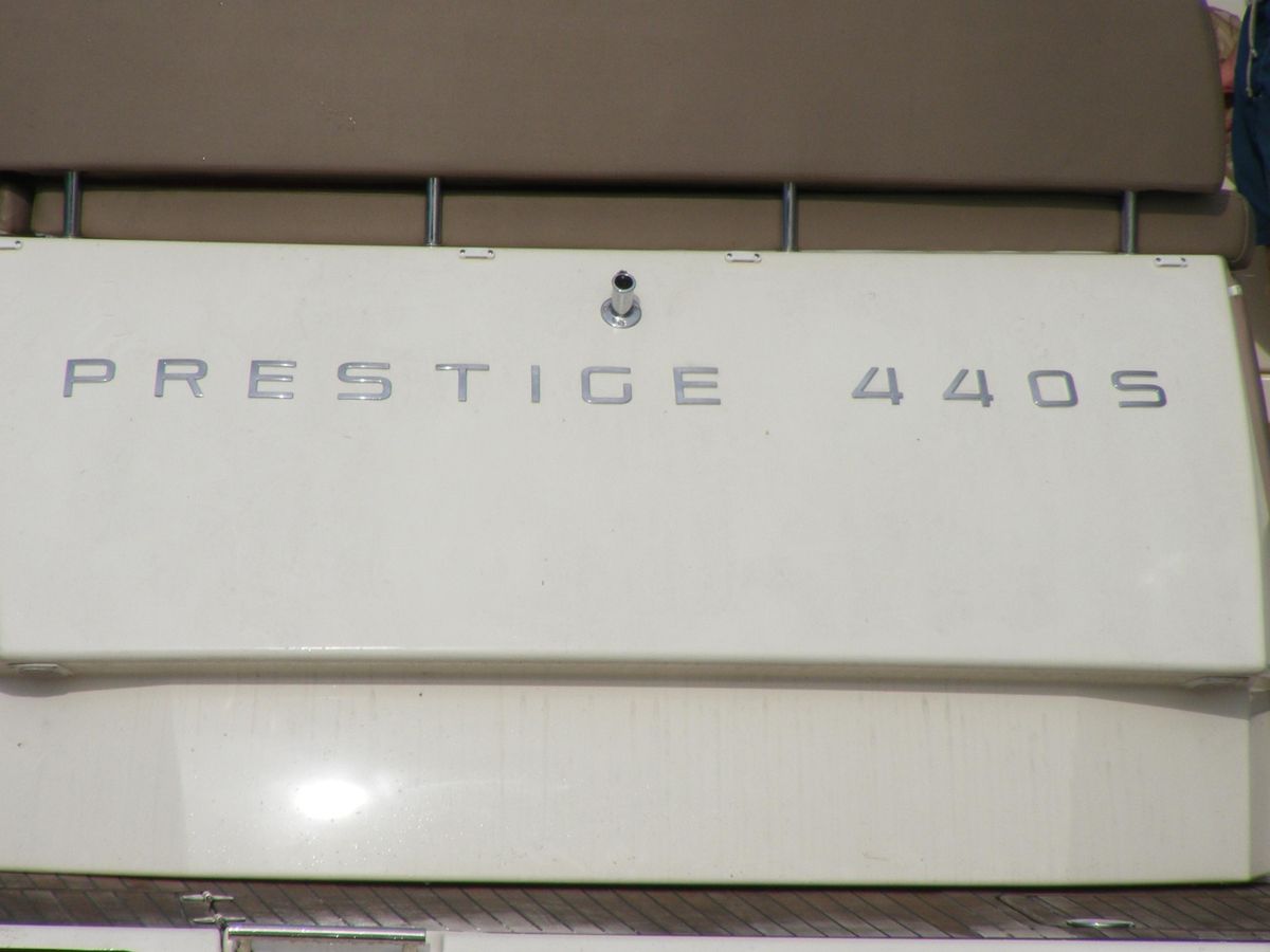 2012 Prestige 44 
