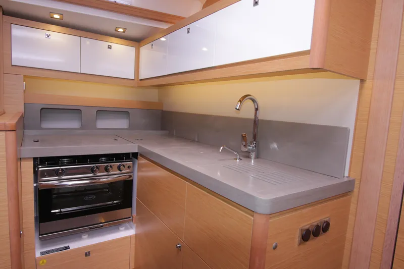 Dufour 47 Yacht Photos Pics 