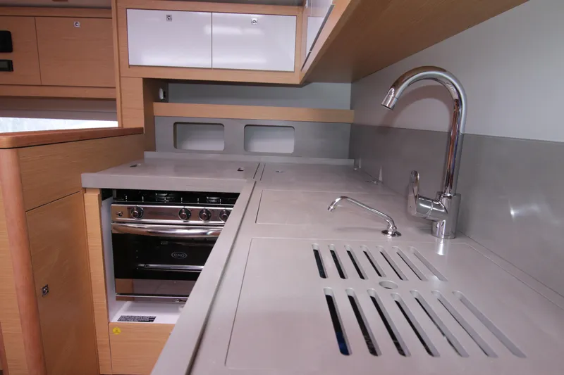 Dufour 47 Yacht Photos Pics 