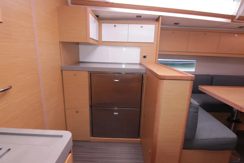 Dufour 47 Yacht Photos Pics 