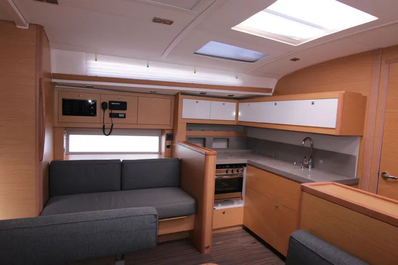 Dufour 47 Yacht Photos Pics 