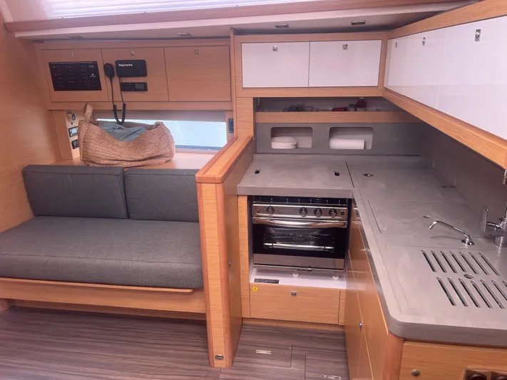 Dufour 47 Yacht Photos Pics 