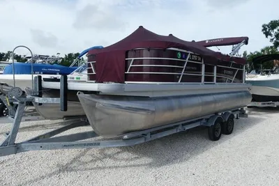 Godfrey Marine Sweetwater 2286 BF