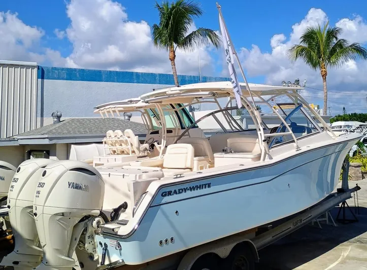 307-310 Yacht Photos Pics 