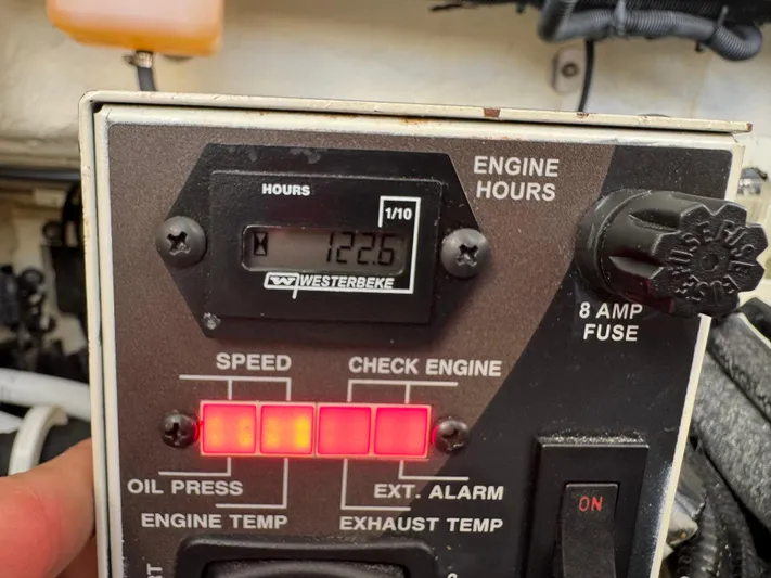 Sunny No Showers Yacht Photos Pics Control panel of a 2023 Formula 350 Crossover Bowrider OB showing 122.6 engine hours.