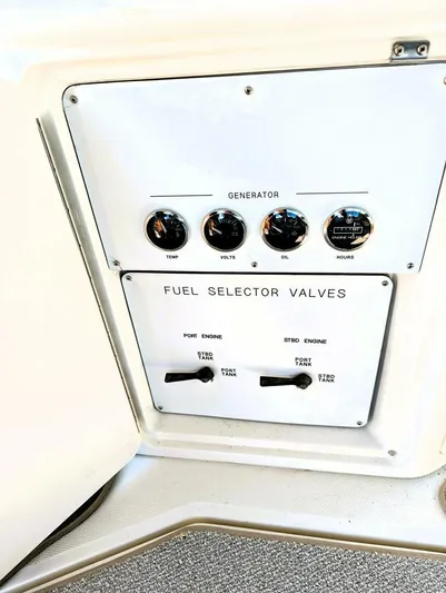  Yacht Photos Pics Control panel of a 2000 Sea Ray 410 Sundancer with fuel selector valves.