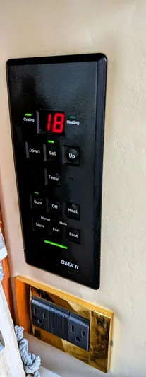  Yacht Photos Pics Digital control panel on a 2000 Sea Ray 410 Sundancer yacht.