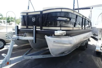 Godfrey Marine AquaPatio 235 SB