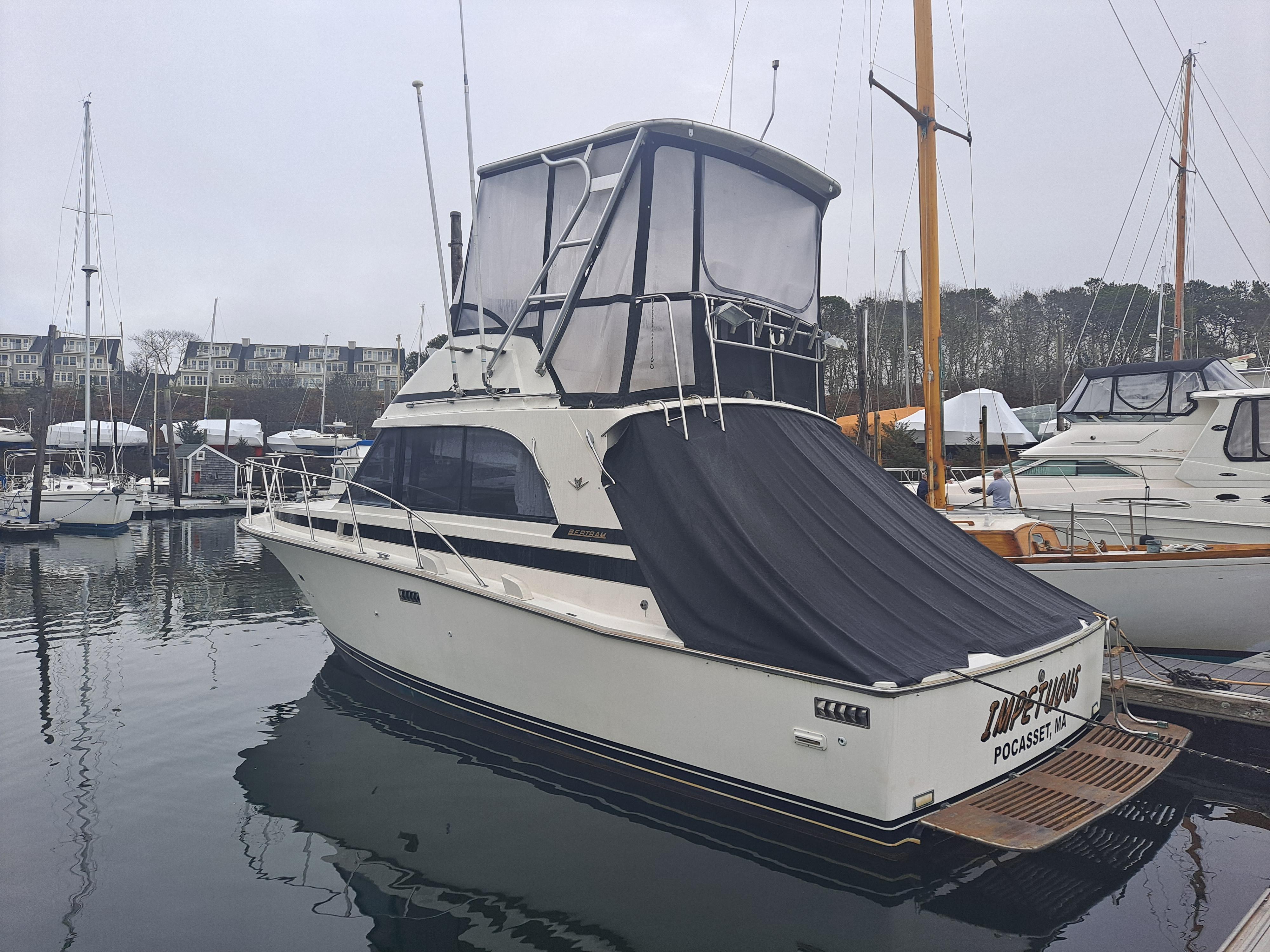 1987 Bertram 33 Flybridge Cruiser Cummins Diesels Flybridge for sale
