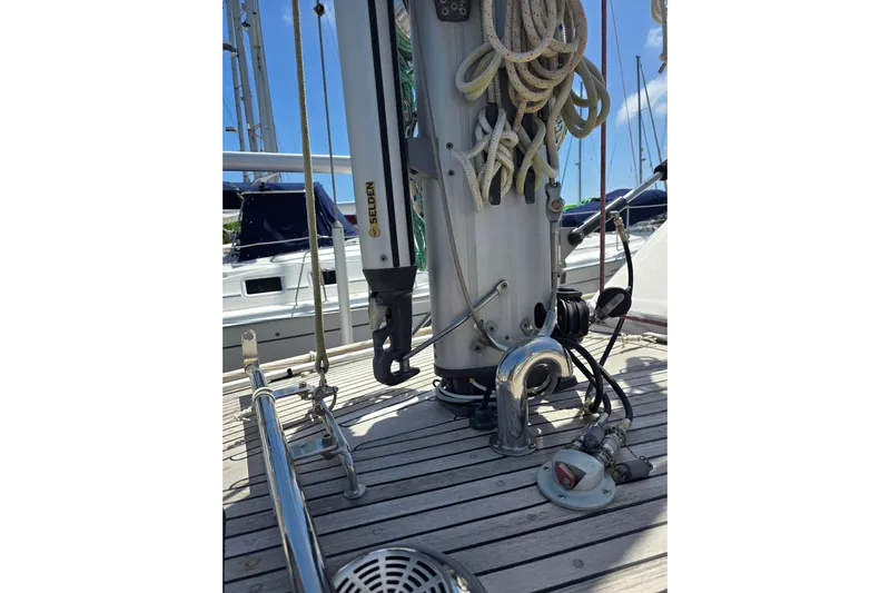 Georgia B Yacht Photos Pics Deck of 2000 Hallberg-Rassy 42F Mk II sailboat with mast and rigging details.