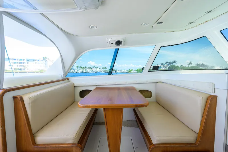 Mr. Toad Yacht Photos Pics Bertram 31 Mr. Toad - Dinette