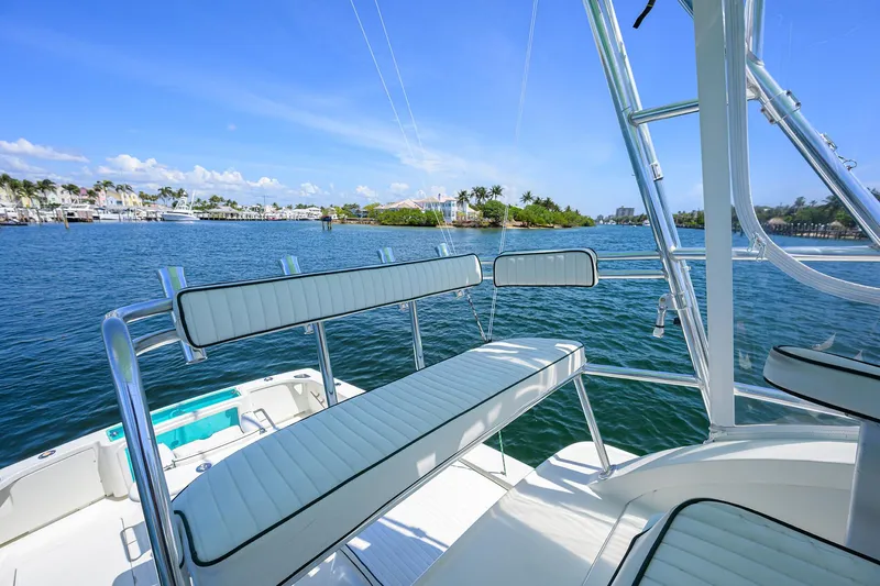 Mr. Toad Yacht Photos Pics Bertram 31 Mr. Toad - Flybridge Seating