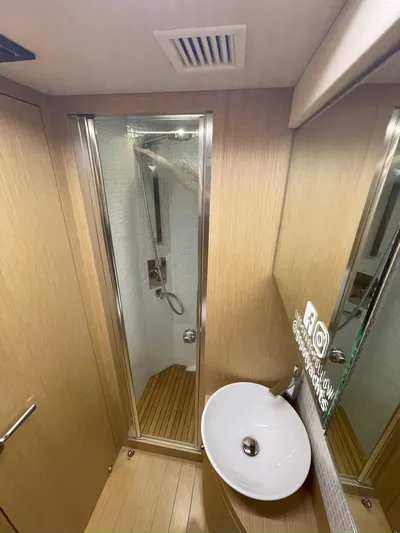 G Spot Yacht Photos Pics 