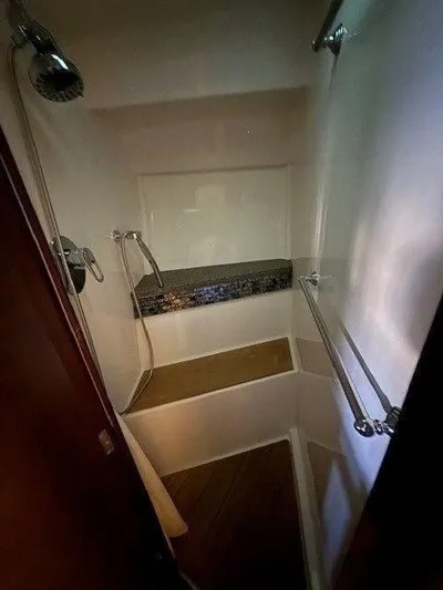  Yacht Photos Pics 2015 REGAL 42 SPORT COUPE - Image 25