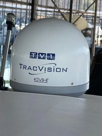  Yacht Photos Pics 2015 REGAL 42 SPORT COUPE - Image 11