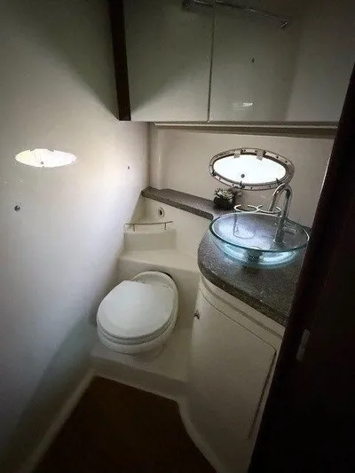  Yacht Photos Pics 2015 REGAL 42 SPORT COUPE - Image 24