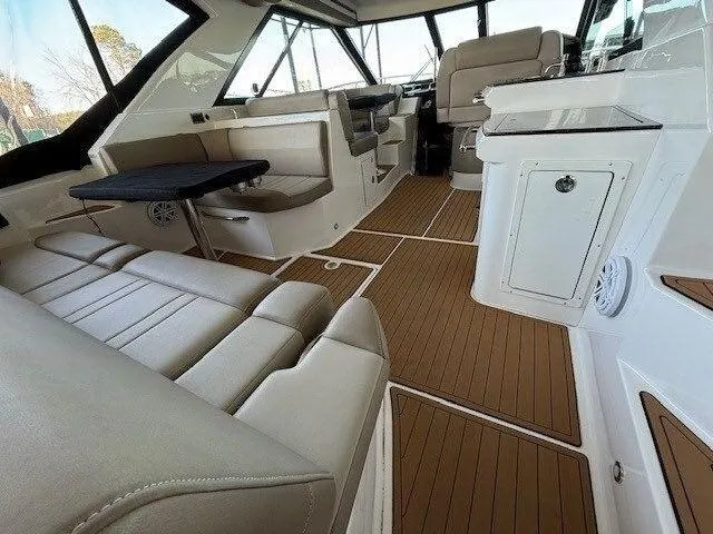  Yacht Photos Pics 2015 REGAL 42 SPORT COUPE - Image 12