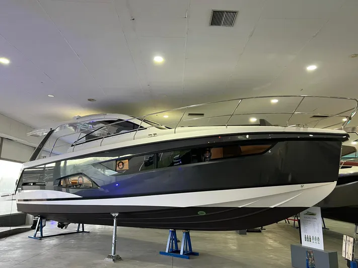 Sealine S390 Yacht Photos Pics 