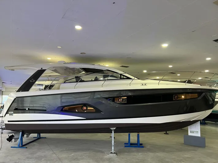 Sealine S390 Yacht Photos Pics 