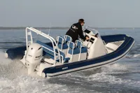2022 Gemini WR650 boat speeding on water with Yamaha engine.