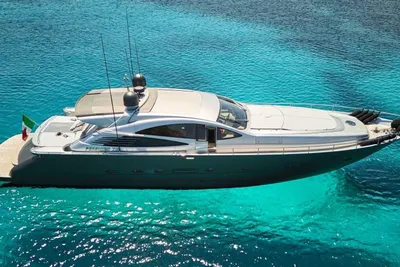 Pershing 76