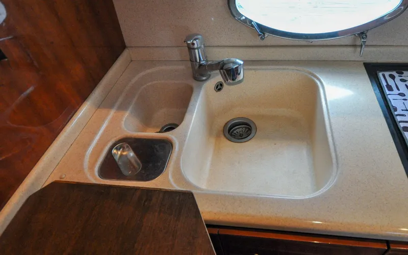 Calmati Yacht Photos Pics Azimut 54 - Calmati - Galley - Sink