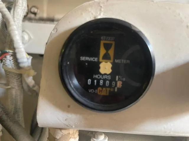 All Hans In Yacht Photos Pics Service meter showing 1809 hours on a 1999 Riviera SF.
