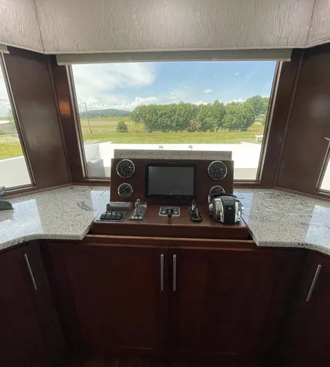  Yacht Photos Pics 2015 Stardust Cruisers 20' x 106' helm station with panoramic view.