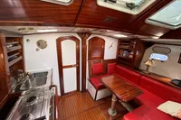 Drop-down saloon