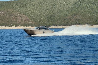 Yacht