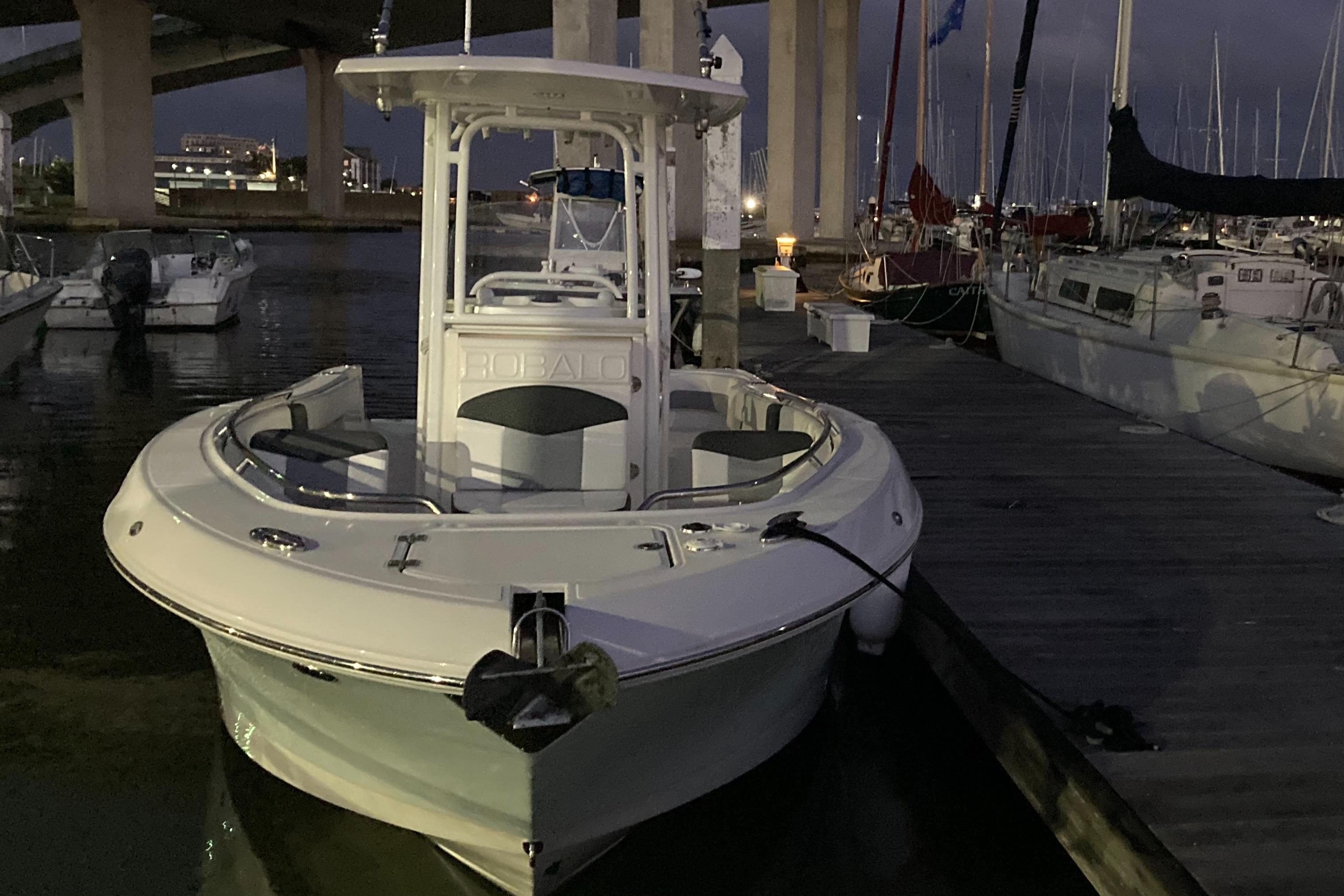 2022 Robalo R242 Center Console for sale - YachtWorld