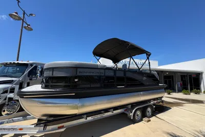 Bennington 22 MFB