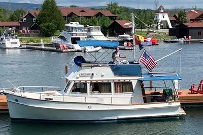 Grand Banks Sedan