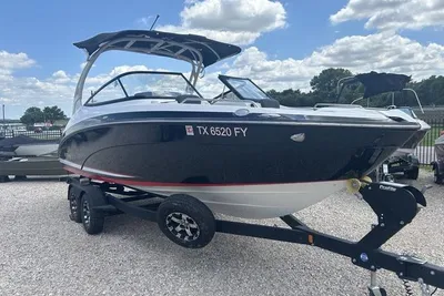 Yamaha Boats 242SE