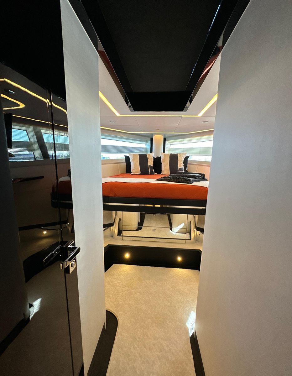 2019 Van der Valk 62 