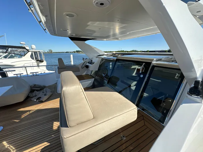 Lucy Penguin Yacht Photos Pics Luxurious Van der Valk BeachClub 600 yacht deck with seating, 2019 model.