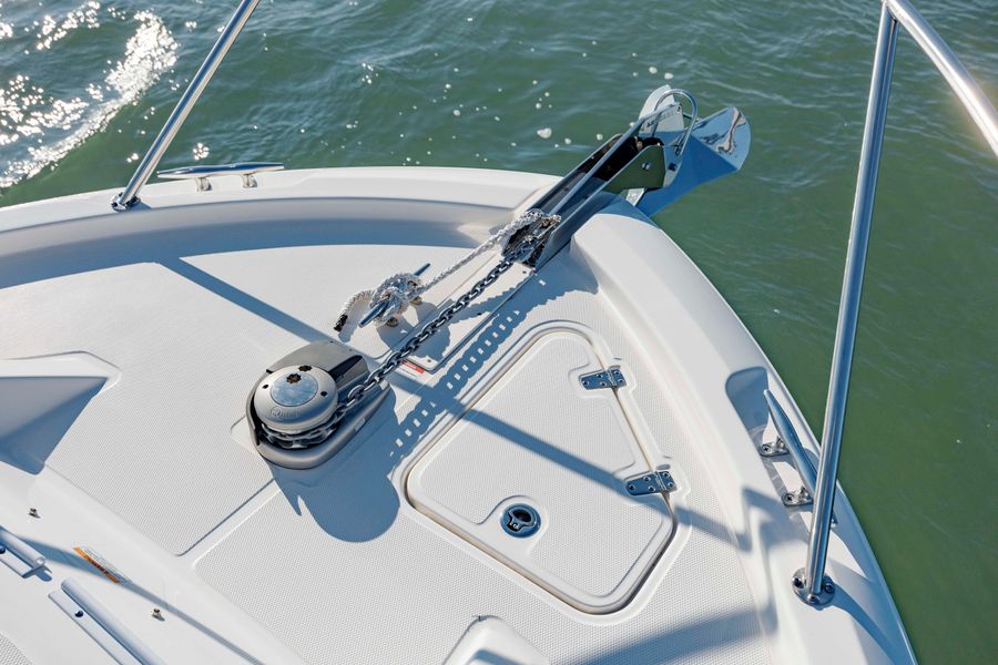 2023 Boston Whaler 325 Conquest