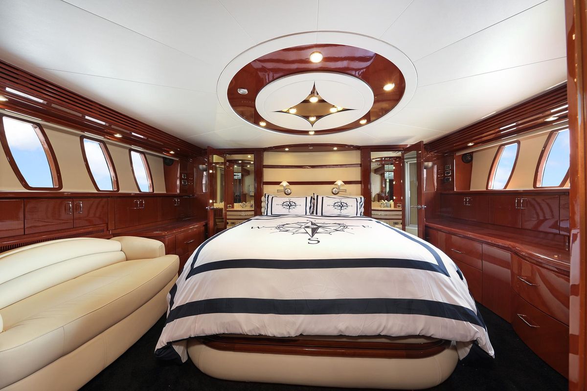 2007 Marquis 69 