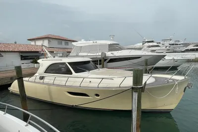 Mochi Craft DOLPHIN 44'