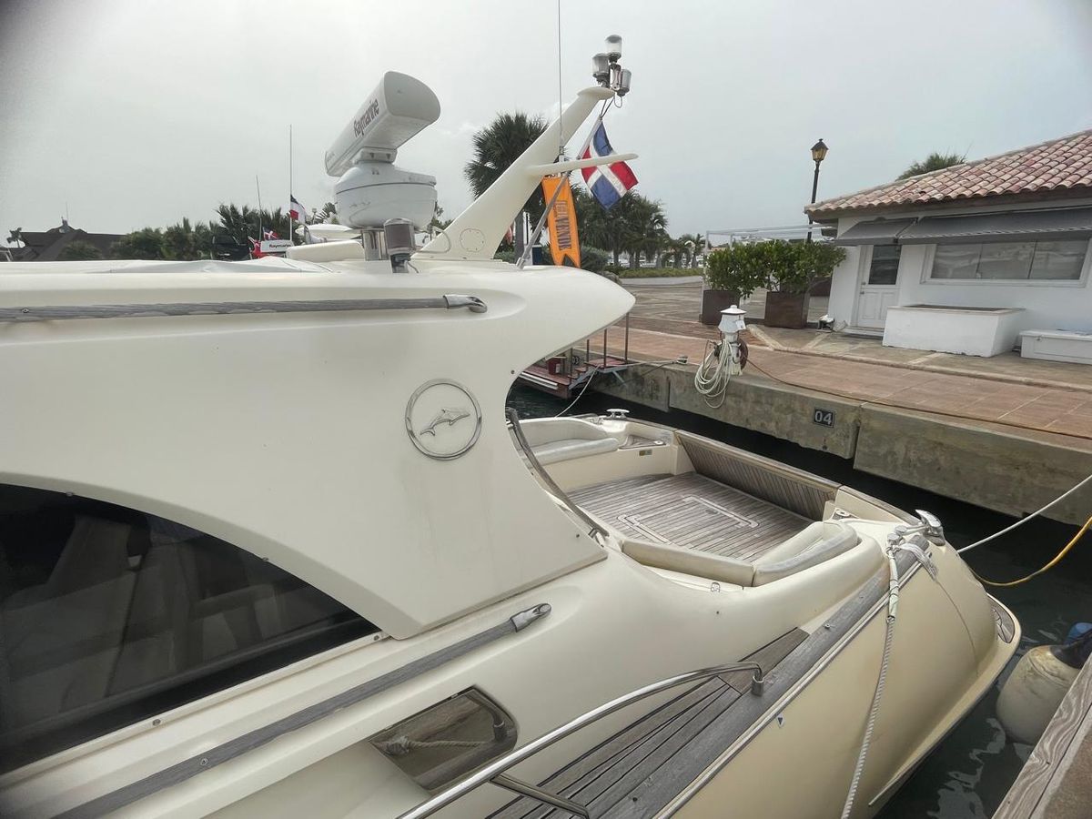 2008 Mochi Craft 44 