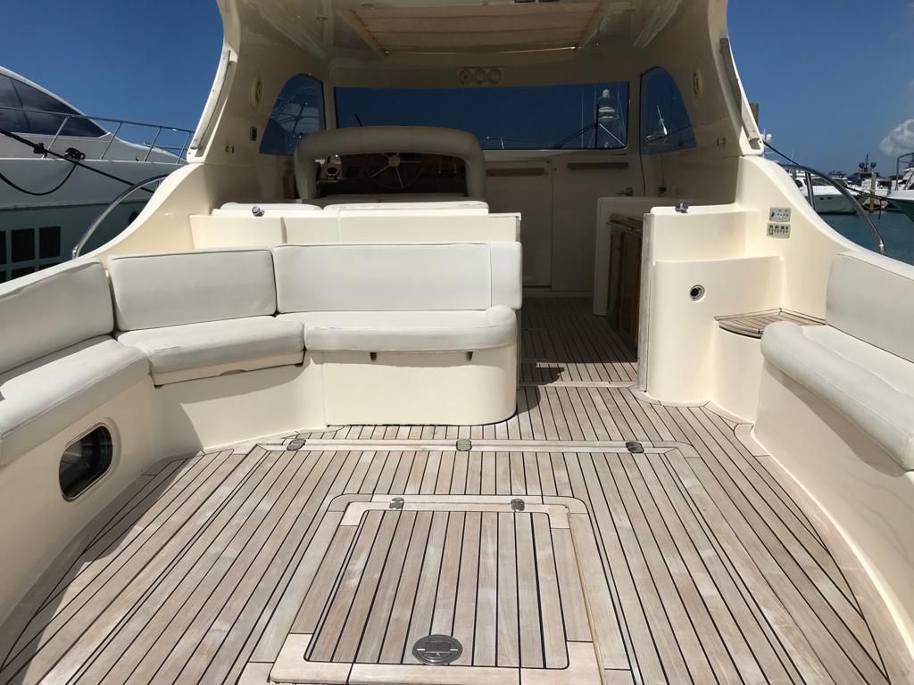 2008 Mochi Craft 44 