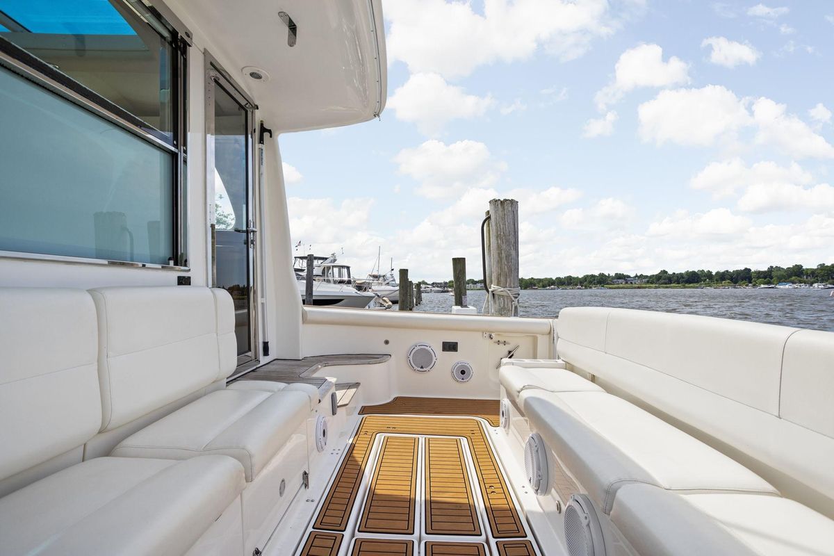 2003 Tiara Yachts 52 