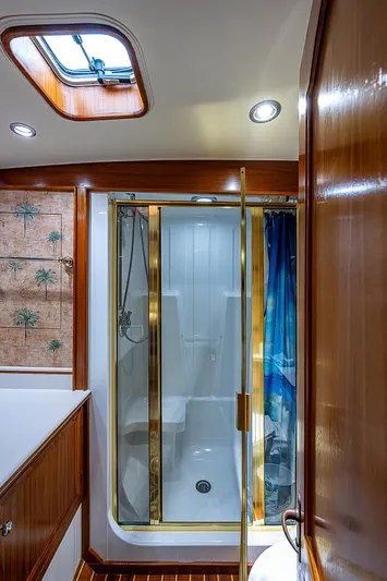 Will Rise Yacht Photos Pics 